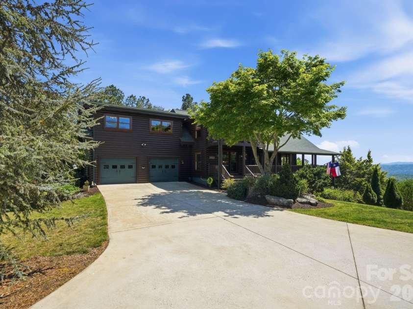 3918 Skyline Drive, Morganton, NC 28655.  MLS# CAR4371181, YatesRealty ID 14128. 