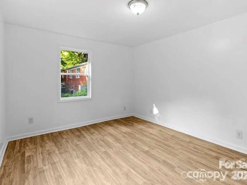 332 Mountain View Street, Gastonia, NC 28052.  MLS# CAR4372450, YatesRealty ID 14129. 
