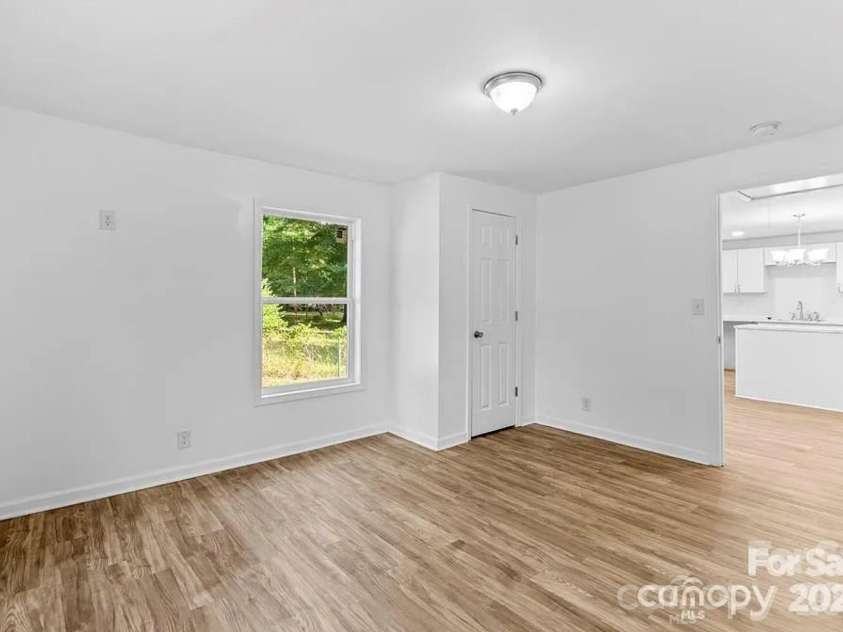 332 Mountain View Street, Gastonia, NC 28052.  MLS# CAR4372450, YatesRealty ID 14129. 