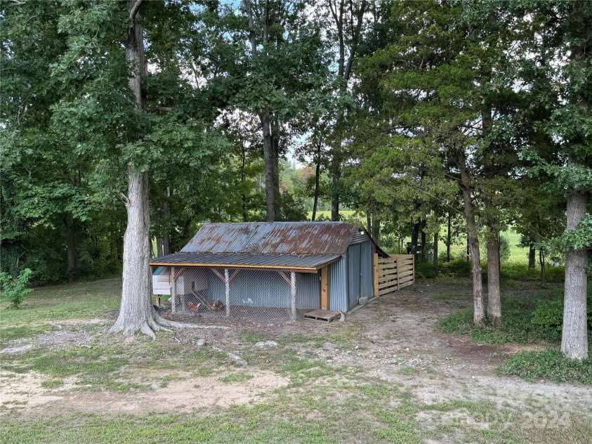 9618 Hwy 207 Highway, Pageland, SC 29728.  MLS# CAR4180604, YatesRealty ID 1413. 