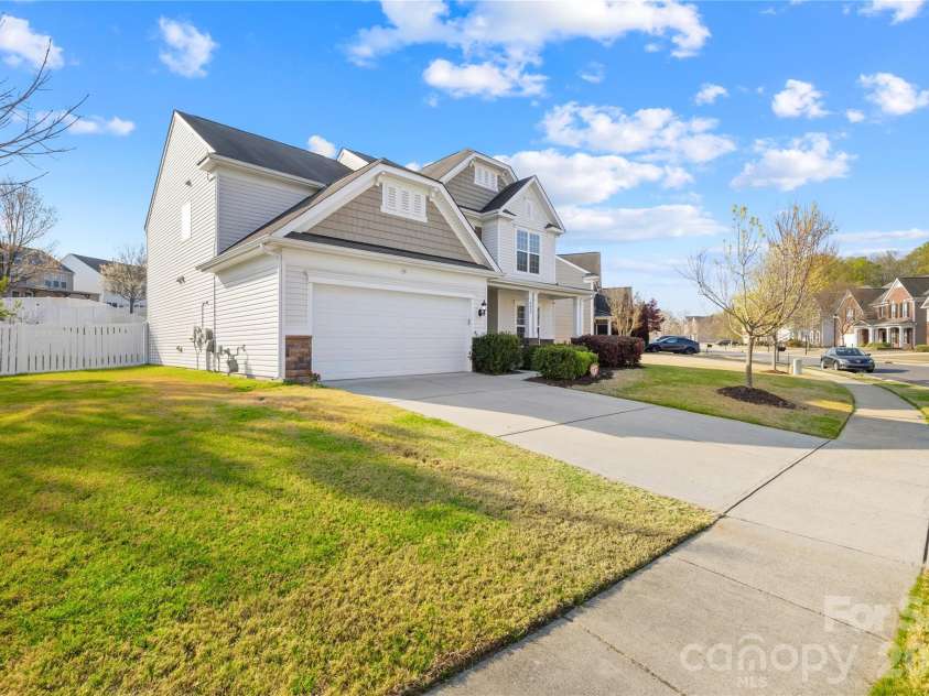 6634 Coral Rose Road, Charlotte, NC 28277.  MLS# CAR4362748, YatesRealty ID 14130. 