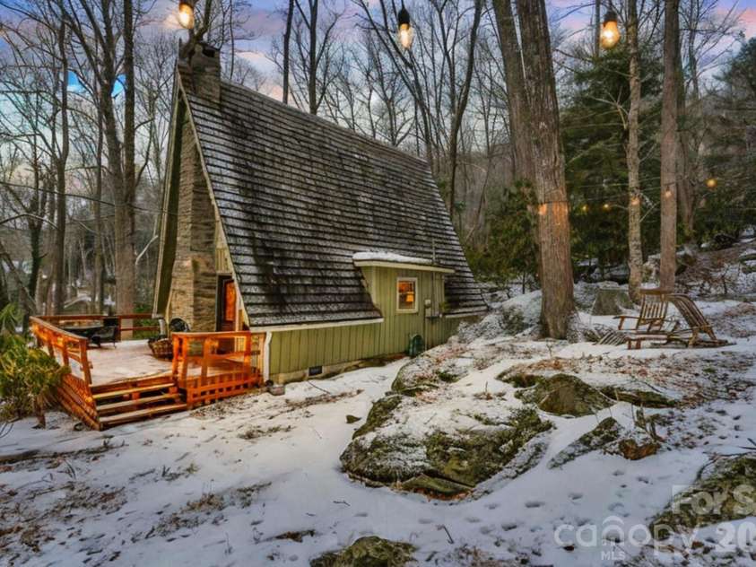 233 Cherry Road, Boone, NC 28607.  MLS# CAR4363942, YatesRealty ID 14132. 