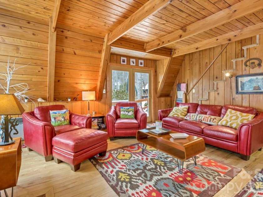 233 Cherry Road, Boone, NC 28607.  MLS# CAR4363942, YatesRealty ID 14132. 