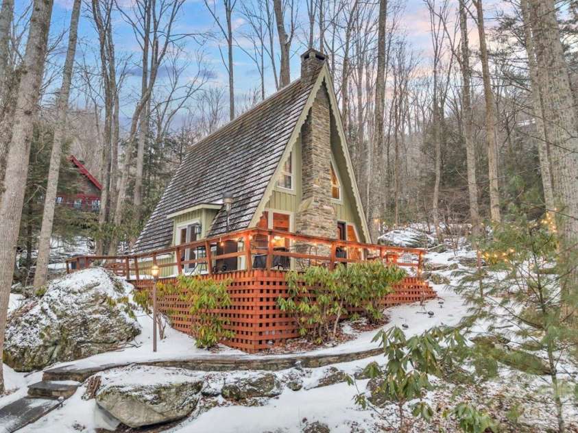 233 Cherry Road, Boone, NC 28607.  MLS# CAR4363942, YatesRealty ID 14132. 