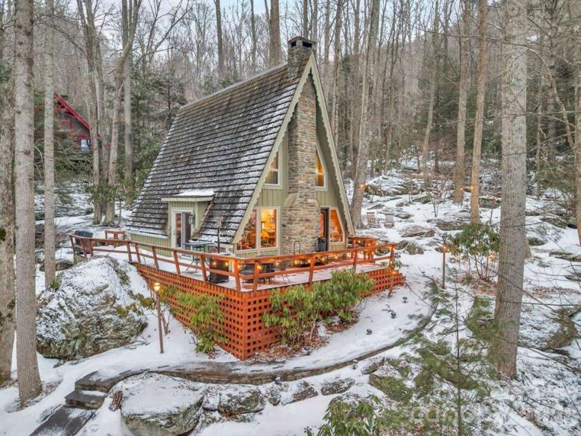 233 Cherry Road, Boone, NC 28607.  MLS# CAR4363942, YatesRealty ID 14132. 