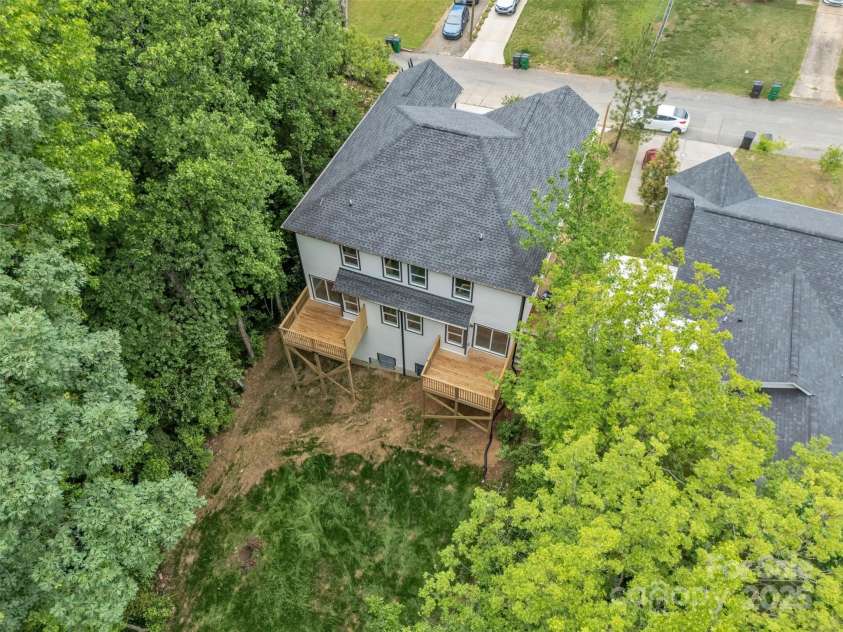 1933 St Mark Street, Charlotte, NC 28216.  MLS# CAR4259353, YatesRealty ID 14133. 