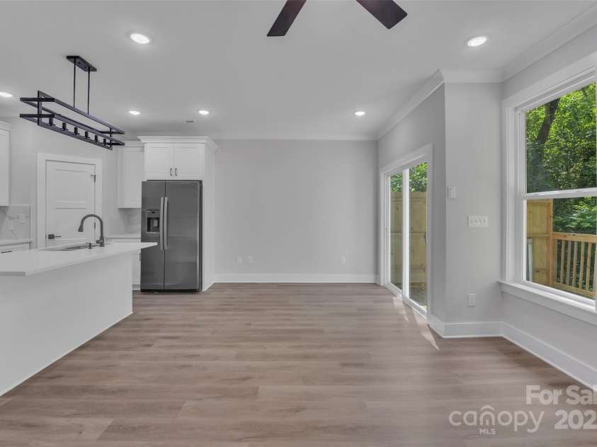 1933 St Mark Street, Charlotte, NC 28216.  MLS# CAR4259353, YatesRealty ID 14133. 