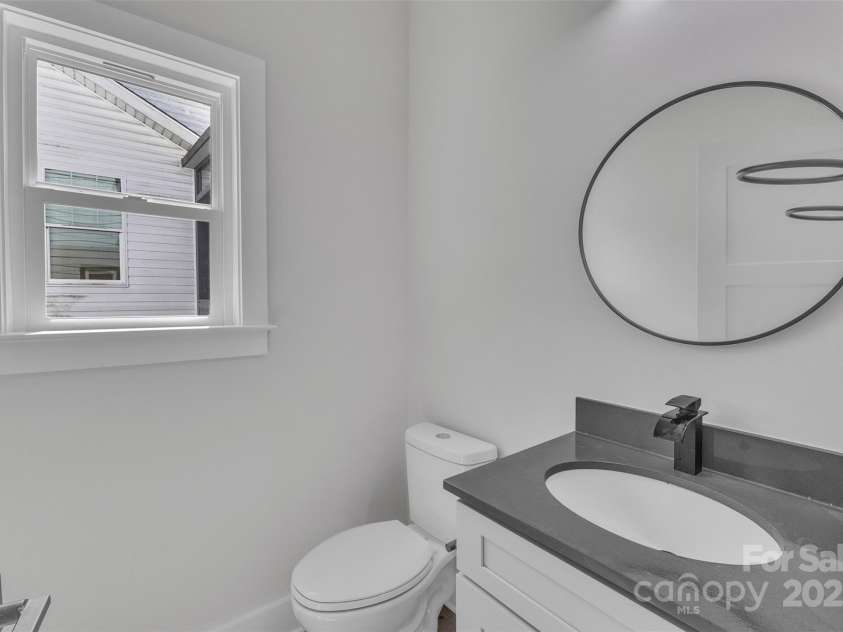 1933 St Mark Street, Charlotte, NC 28216.  MLS# CAR4259353, YatesRealty ID 14133. 