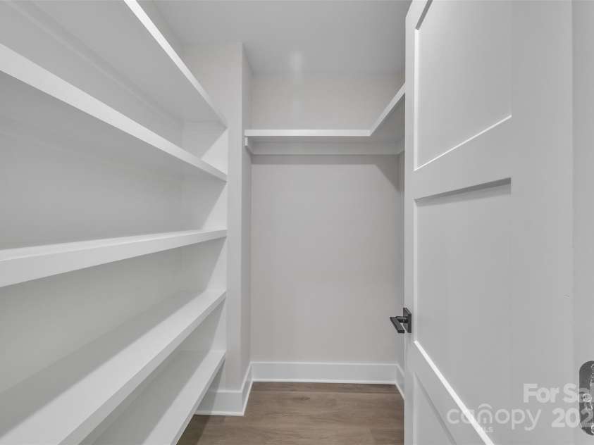 1933 St Mark Street, Charlotte, NC 28216.  MLS# CAR4259353, YatesRealty ID 14133. 