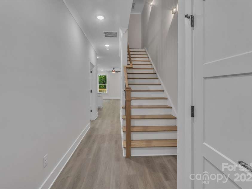 1933 St Mark Street, Charlotte, NC 28216.  MLS# CAR4259353, YatesRealty ID 14133. 