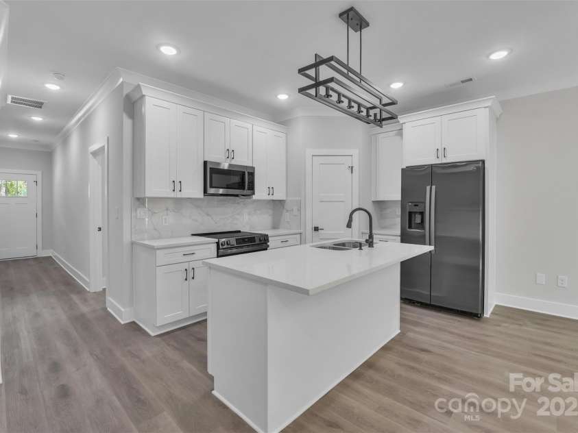 1933 St Mark Street, Charlotte, NC 28216.  MLS# CAR4259353, YatesRealty ID 14133. 