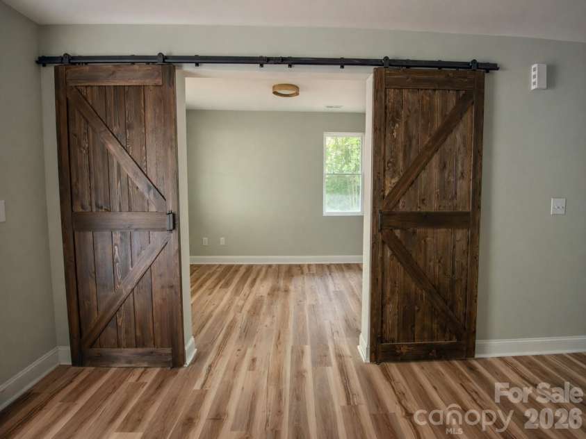 6615 ROCKWELL Boulevard, Charlotte, NC 28269.  MLS# CAR4367291, YatesRealty ID 14133. 