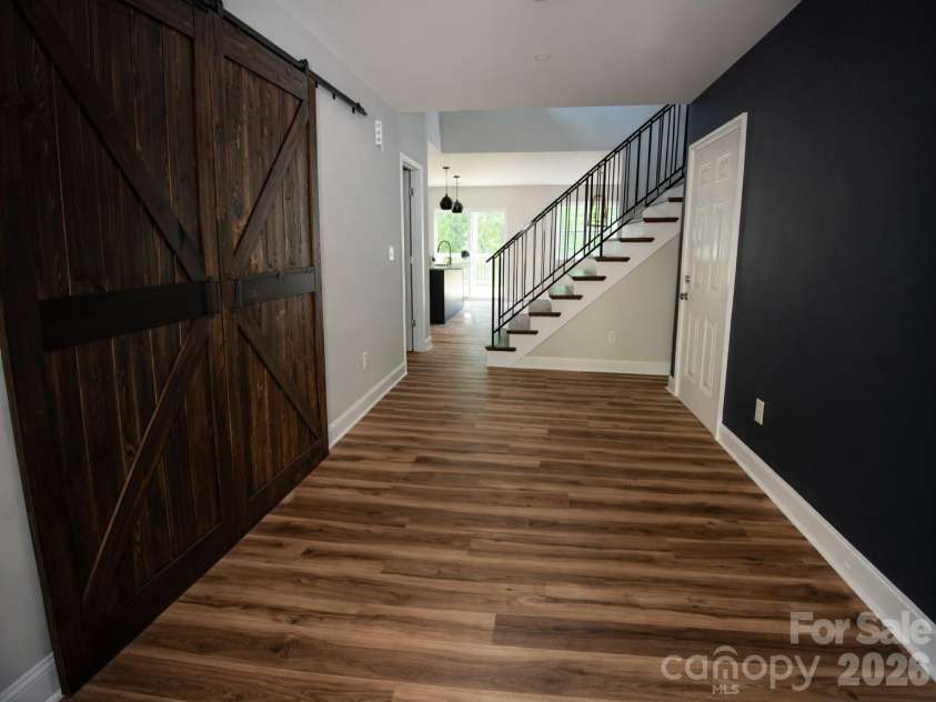 6615 ROCKWELL Boulevard, Charlotte, NC 28269.  MLS# CAR4367291, YatesRealty ID 14133. 