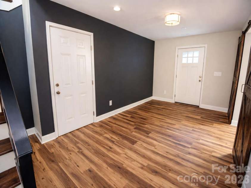 6615 ROCKWELL Boulevard, Charlotte, NC 28269.  MLS# CAR4367291, YatesRealty ID 14133. 