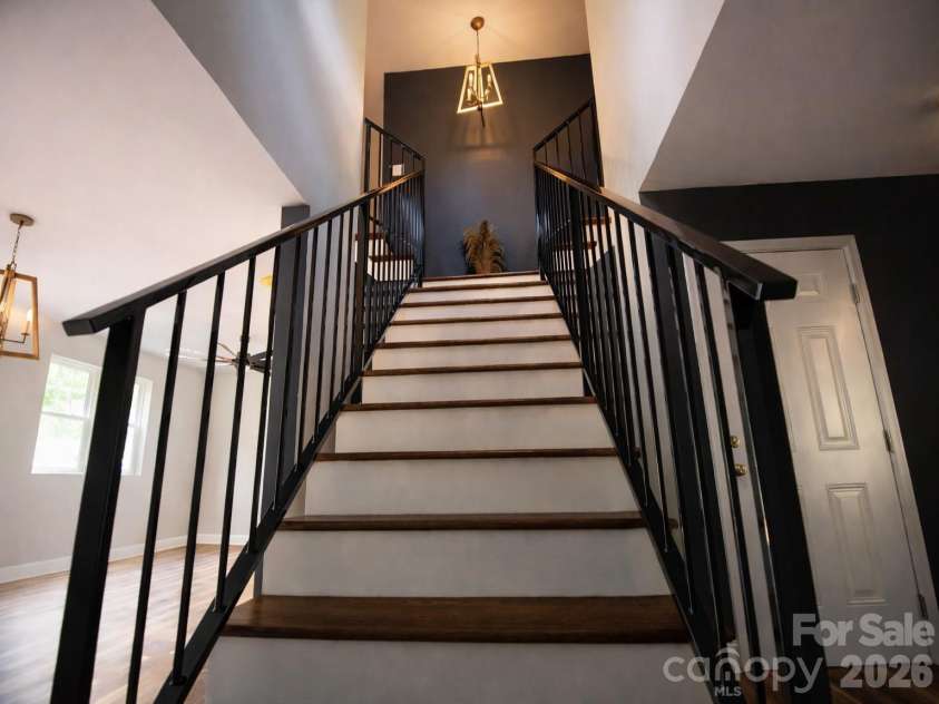 6615 ROCKWELL Boulevard, Charlotte, NC 28269.  MLS# CAR4367291, YatesRealty ID 14133. 