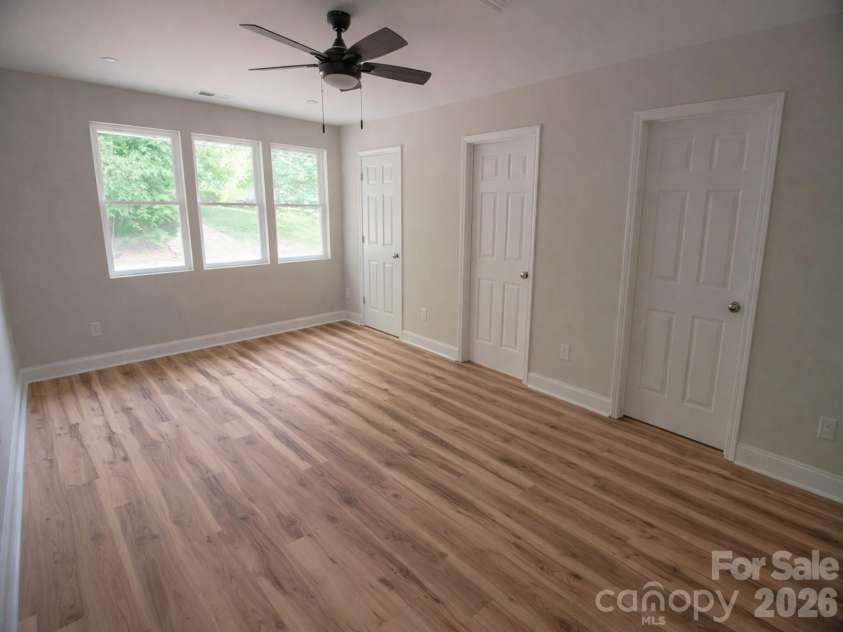 6615 ROCKWELL Boulevard, Charlotte, NC 28269.  MLS# CAR4367291, YatesRealty ID 14133. 