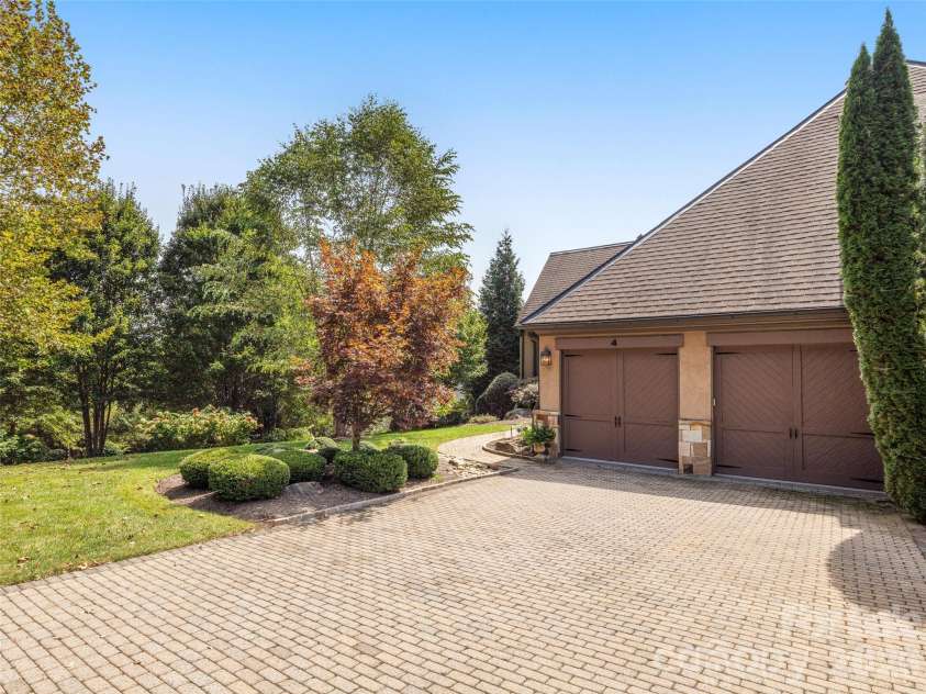 4 Windelsham Way, Arden, NC 28704.  MLS# CAR4364537, YatesRealty ID 14134. 
