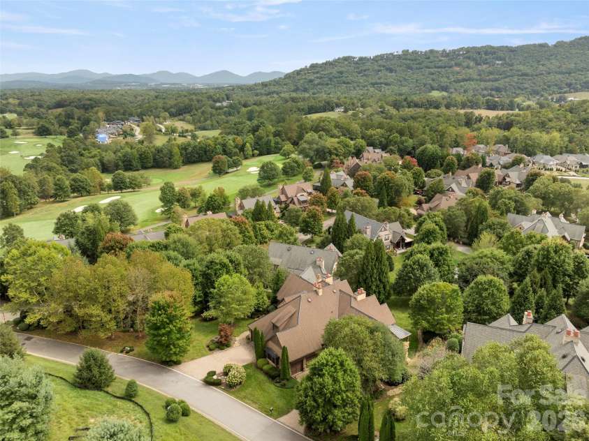 4 Windelsham Way, Arden, NC 28704.  MLS# CAR4364537, YatesRealty ID 14134. 