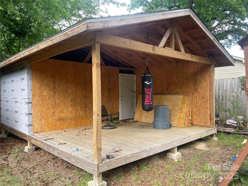 734 Harris Street, Concord, NC 28025.  MLS# CAR4250469, YatesRealty ID 14134. 