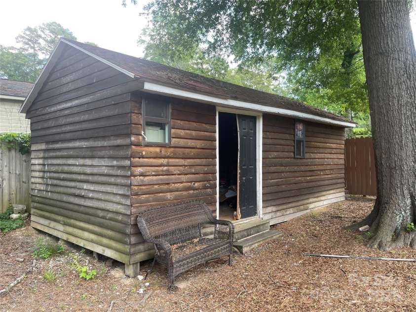 734 Harris Street, Concord, NC 28025.  MLS# CAR4250469, YatesRealty ID 14134. 