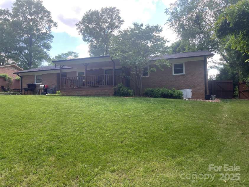 734 Harris Street, Concord, NC 28025.  MLS# CAR4250469, YatesRealty ID 14134. 