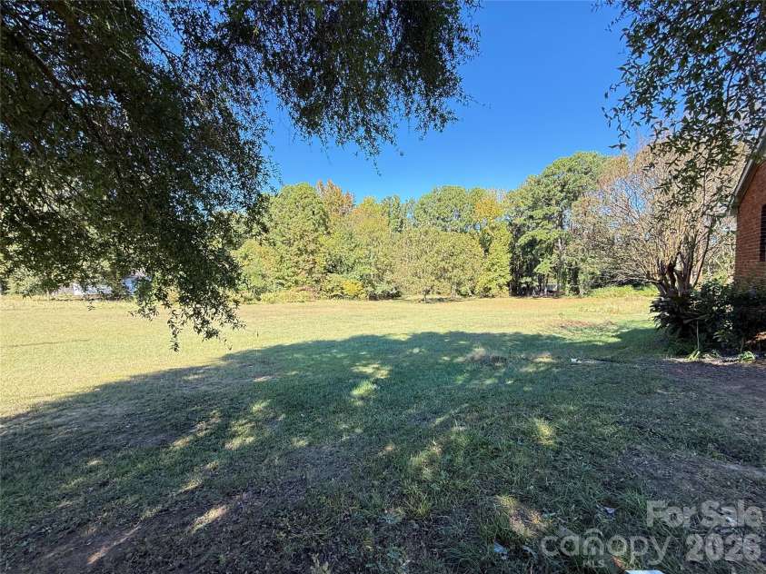 115 Chester Avenue, Great Falls, SC 29055.  MLS# CAR4315415, YatesRealty ID 14135. 