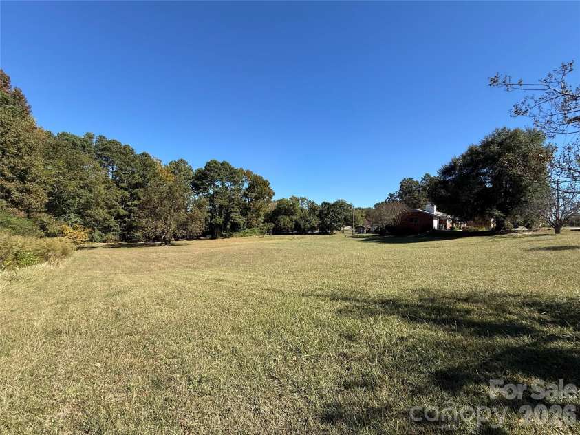 115 Chester Avenue, Great Falls, SC 29055.  MLS# CAR4315415, YatesRealty ID 14135. 