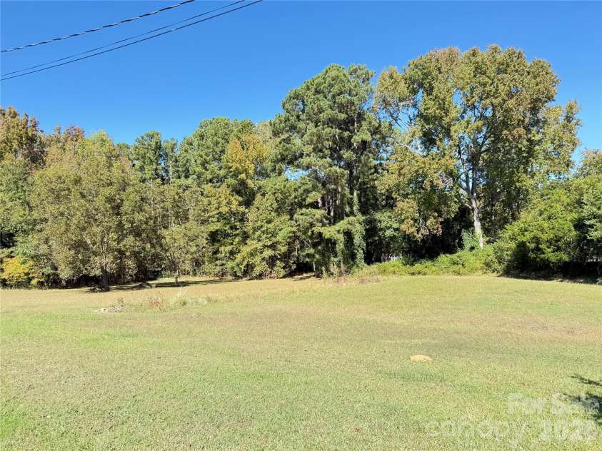 115 Chester Avenue, Great Falls, SC 29055.  MLS# CAR4315415, YatesRealty ID 14135. 