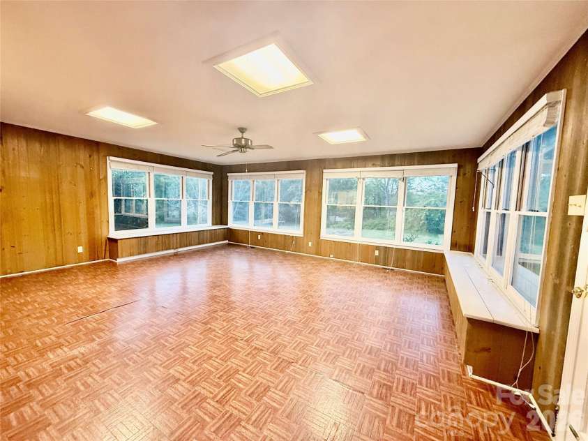 115 Chester Avenue, Great Falls, SC 29055.  MLS# CAR4315415, YatesRealty ID 14135. 