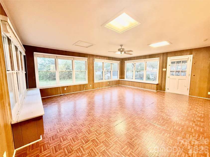 115 Chester Avenue, Great Falls, SC 29055.  MLS# CAR4315415, YatesRealty ID 14135. 