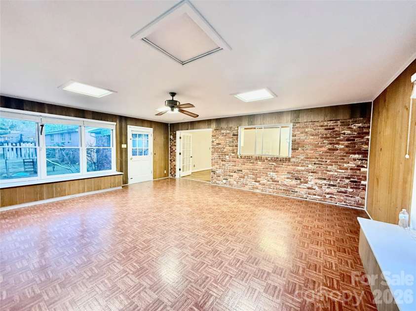 115 Chester Avenue, Great Falls, SC 29055.  MLS# CAR4315415, YatesRealty ID 14135. 