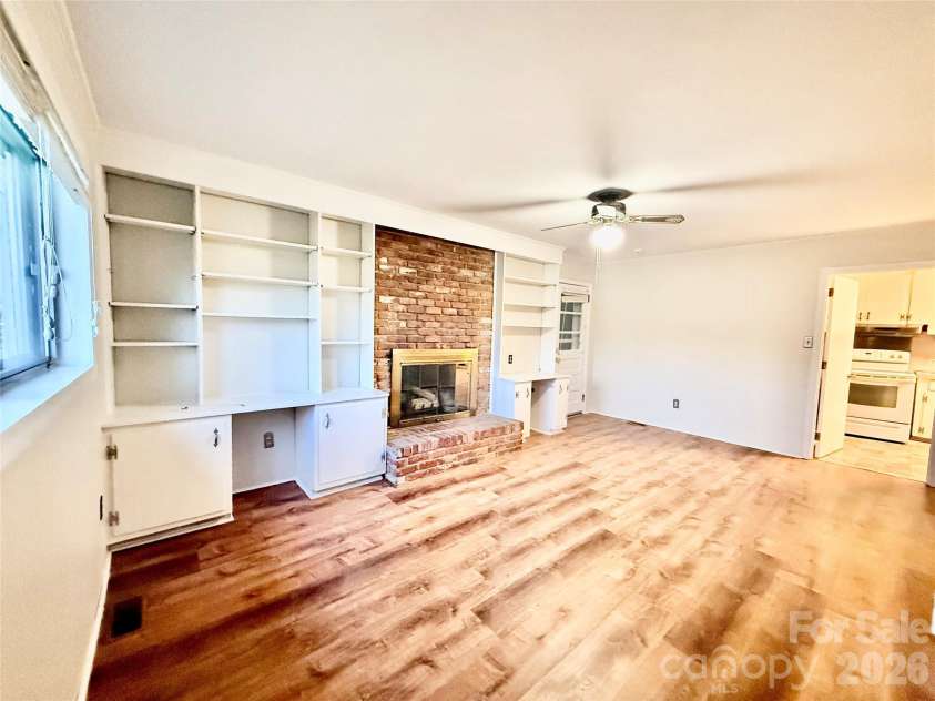 115 Chester Avenue, Great Falls, SC 29055.  MLS# CAR4315415, YatesRealty ID 14135. 
