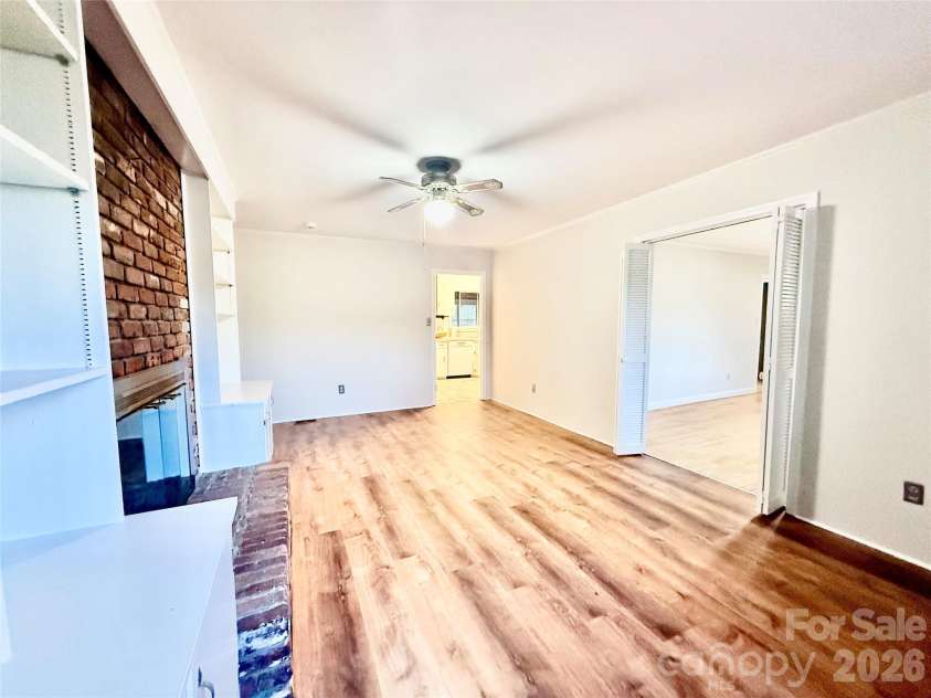 115 Chester Avenue, Great Falls, SC 29055.  MLS# CAR4315415, YatesRealty ID 14135. 
