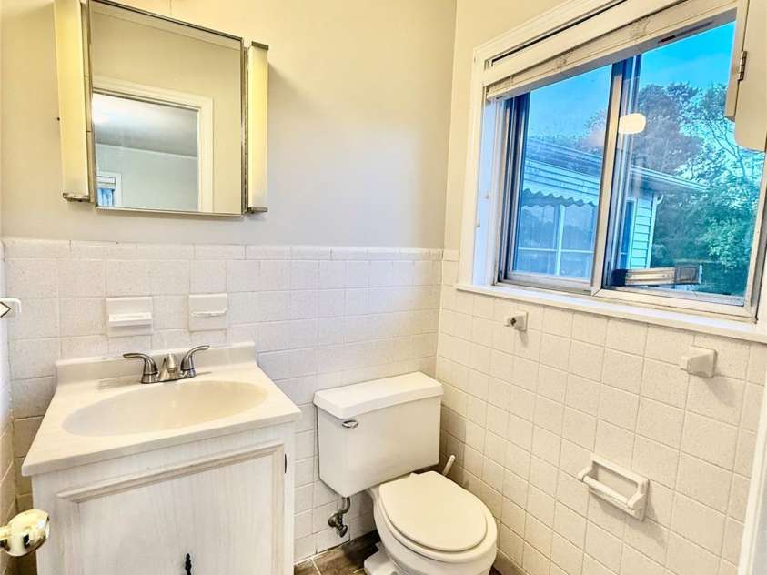 115 Chester Avenue, Great Falls, SC 29055.  MLS# CAR4315415, YatesRealty ID 14135. 