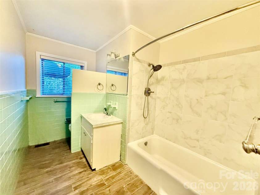 115 Chester Avenue, Great Falls, SC 29055.  MLS# CAR4315415, YatesRealty ID 14135. 