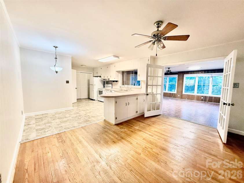 115 Chester Avenue, Great Falls, SC 29055.  MLS# CAR4315415, YatesRealty ID 14135. 