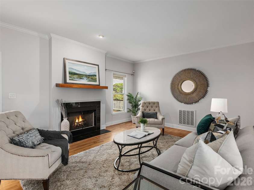 101 Skyview Drive, Asheville, NC 28804.  MLS# CAR4364815, YatesRealty ID 14138. 