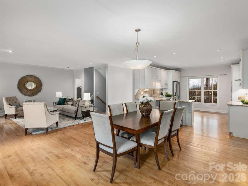 101 Skyview Drive, Asheville, NC 28804.  MLS# CAR4364815, YatesRealty ID 14138. 