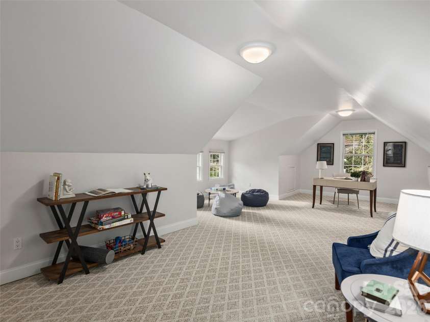 101 Skyview Drive, Asheville, NC 28804.  MLS# CAR4364815, YatesRealty ID 14138. 