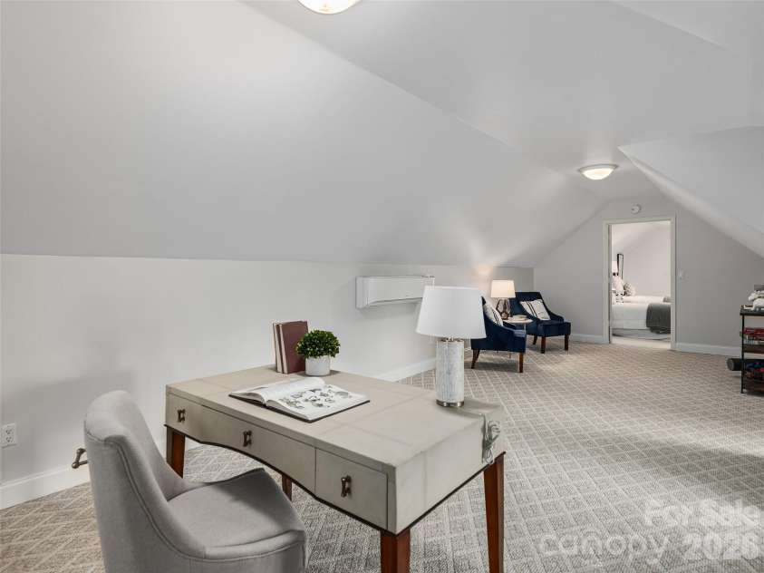 101 Skyview Drive, Asheville, NC 28804.  MLS# CAR4364815, YatesRealty ID 14138. 