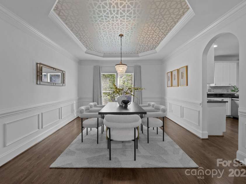 5303 Shasta Hill Court, Charlotte, NC 28211.  MLS# CAR4194738, YatesRealty ID 14138. 