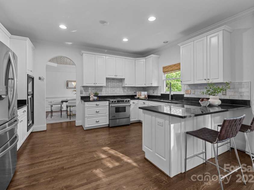 5303 Shasta Hill Court, Charlotte, NC 28211.  MLS# CAR4194738, YatesRealty ID 14138. 