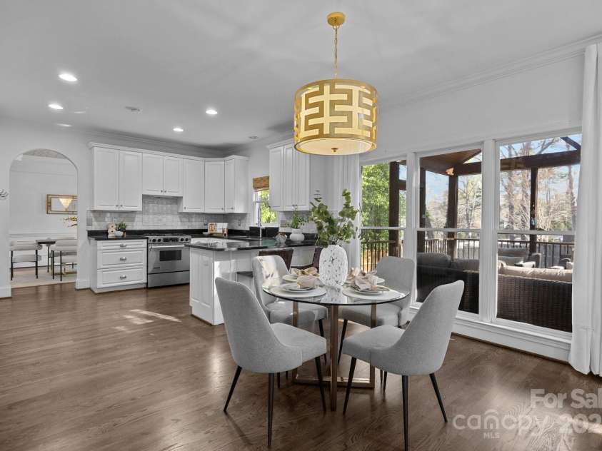 5303 Shasta Hill Court, Charlotte, NC 28211.  MLS# CAR4194738, YatesRealty ID 14138. 