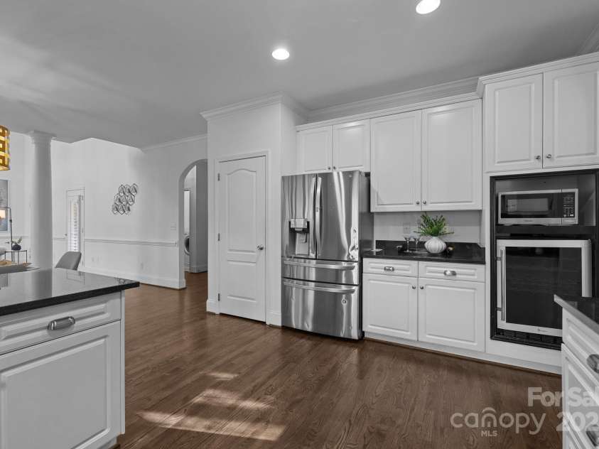 5303 Shasta Hill Court, Charlotte, NC 28211.  MLS# CAR4194738, YatesRealty ID 14138. 