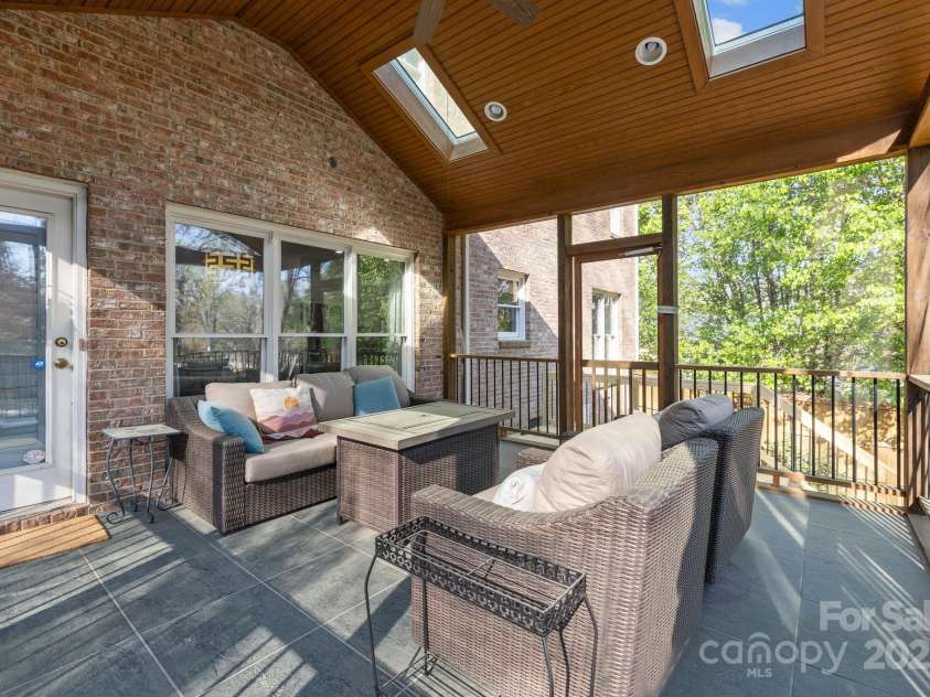 5303 Shasta Hill Court, Charlotte, NC 28211.  MLS# CAR4194738, YatesRealty ID 14138. 