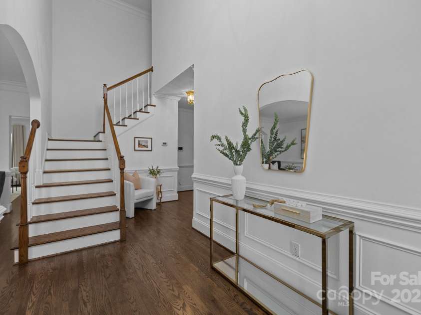 5303 Shasta Hill Court, Charlotte, NC 28211.  MLS# CAR4194738, YatesRealty ID 14138. 
