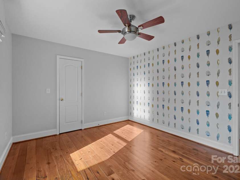 5303 Shasta Hill Court, Charlotte, NC 28211.  MLS# CAR4194738, YatesRealty ID 14138. 