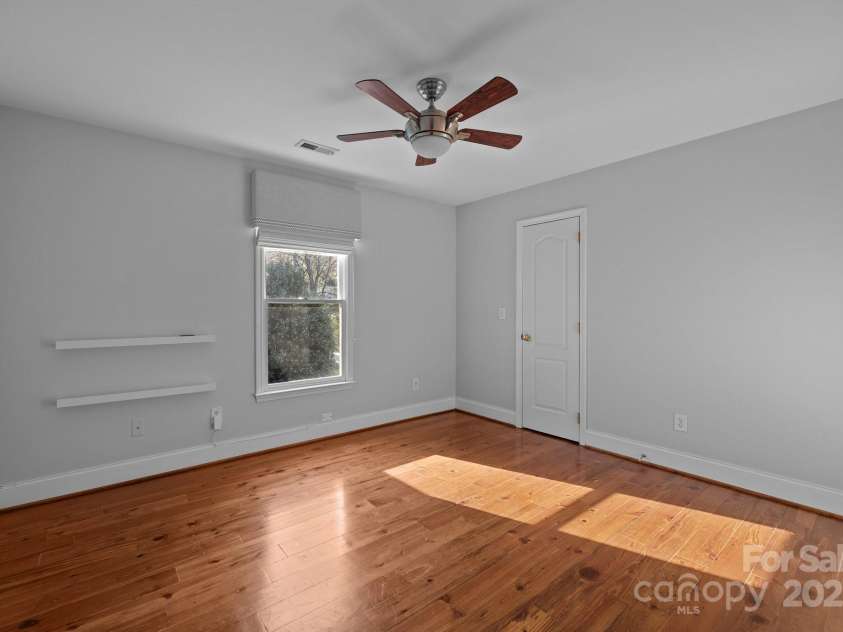 5303 Shasta Hill Court, Charlotte, NC 28211.  MLS# CAR4194738, YatesRealty ID 14138. 