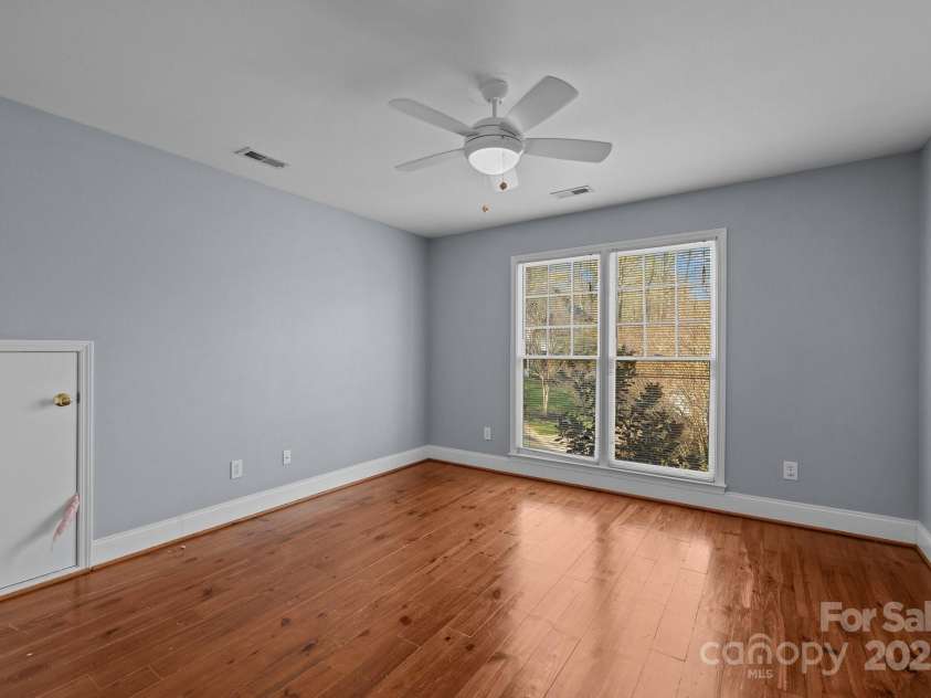5303 Shasta Hill Court, Charlotte, NC 28211.  MLS# CAR4194738, YatesRealty ID 14138. 