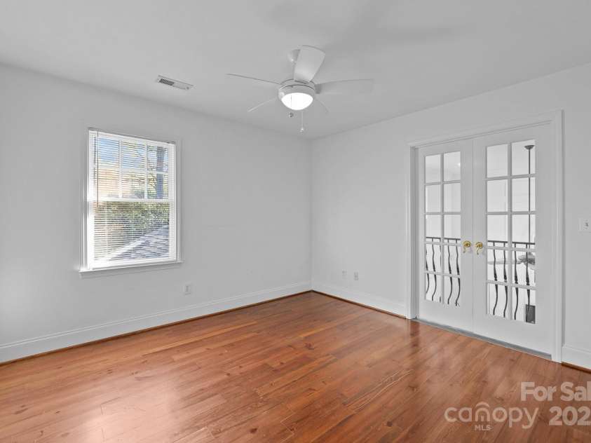 5303 Shasta Hill Court, Charlotte, NC 28211.  MLS# CAR4194738, YatesRealty ID 14138. 